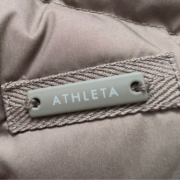 Athleta Responsible Down Tundra Brown Cream Sherpa Panel Vest Women’s Size Small - Picture 6 of 10